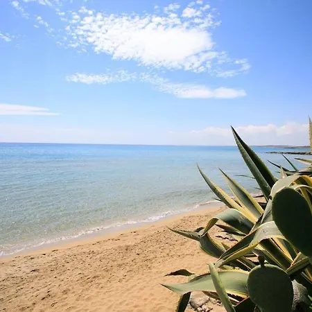 Degli Ibiscus * Lido di Noto