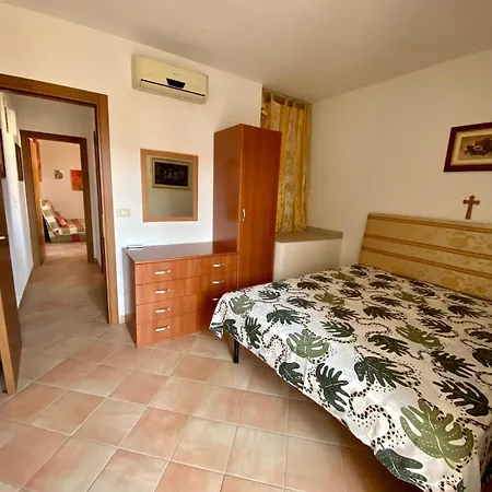 Holiday home Degli Ibiscus *